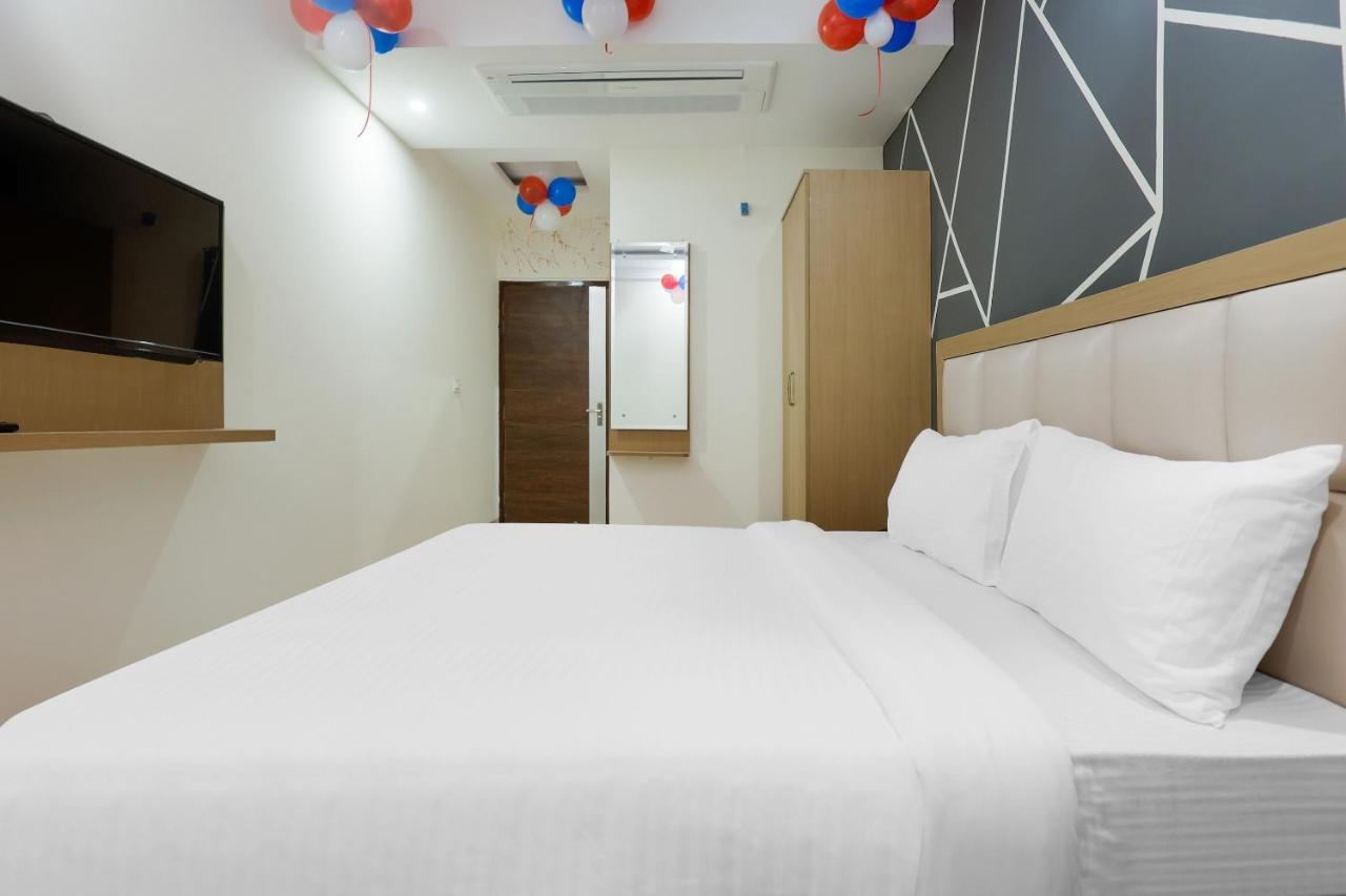 Hotel Bliss Zirakpur Exteriör bild