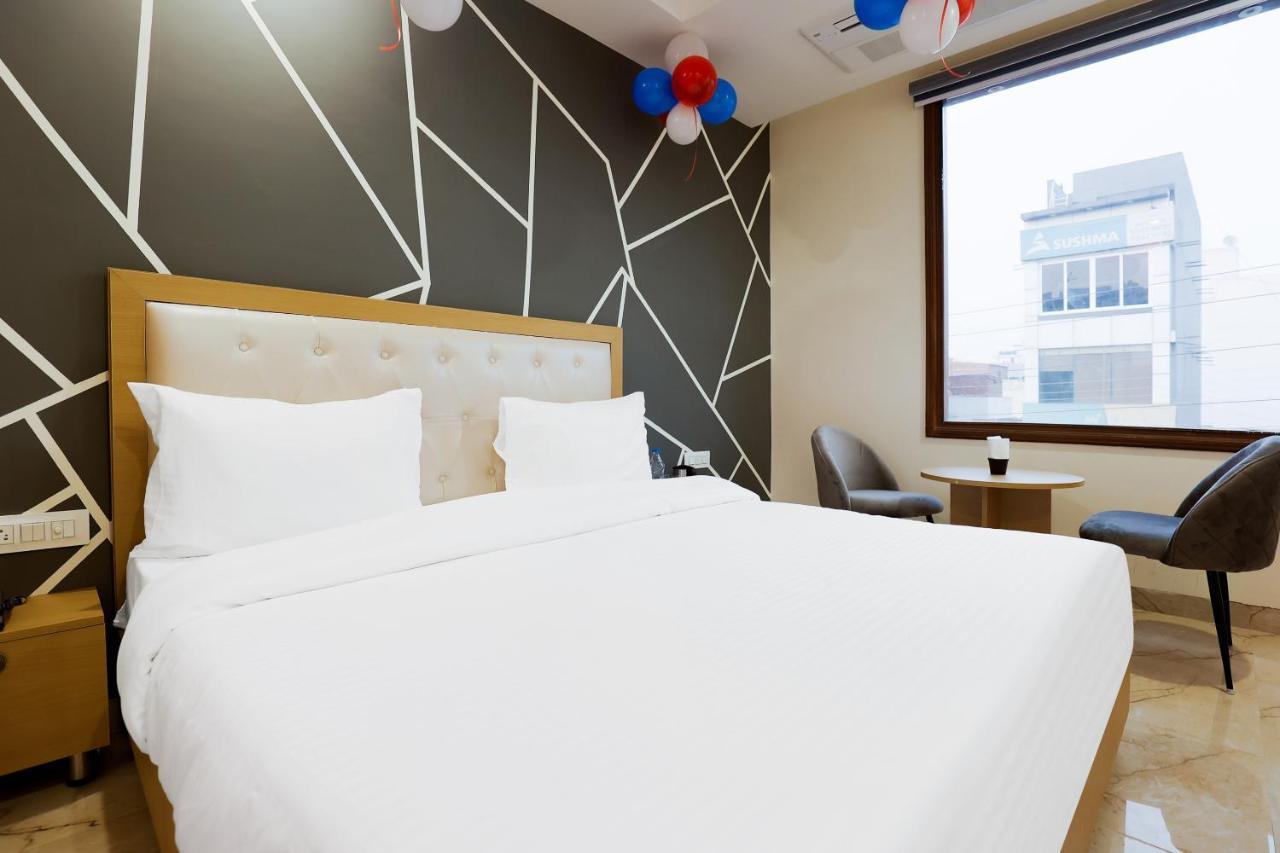 Hotel Bliss Zirakpur Exteriör bild